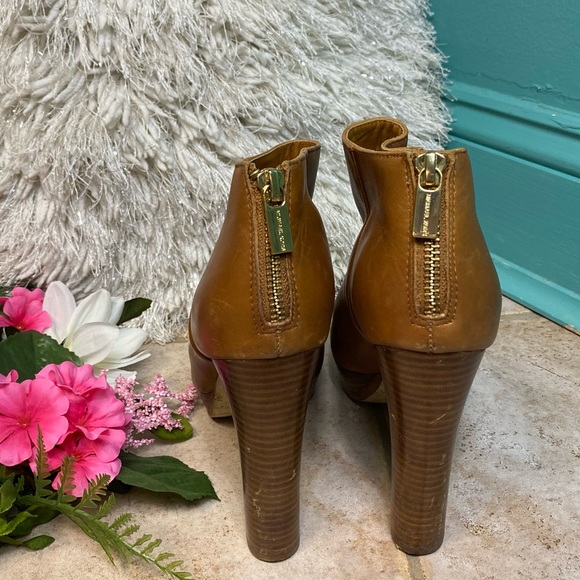 MICHAEL Micheal Kors Boots Women size 7M - Picture 4 of 7